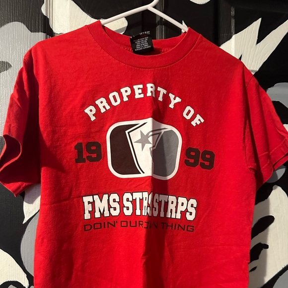 famous tee - Picture 1 of 4